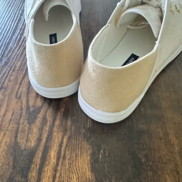 Tommy Hilfiger Cream Canvas Sneakers with Gold Eyelets.  NWOT - Picture 6 of 7